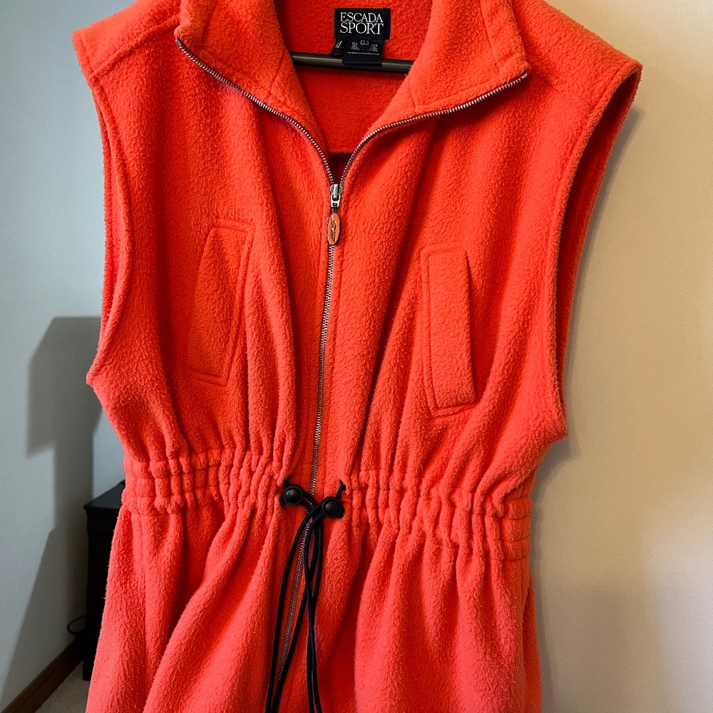 ESCADA SPORT SLEEVELESS JACKET